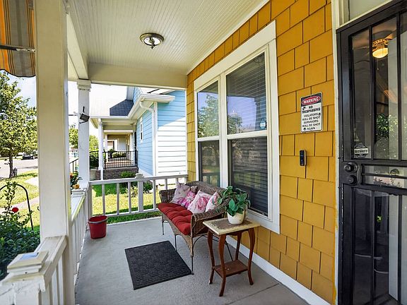 3rd image of 622 Peyton Cir