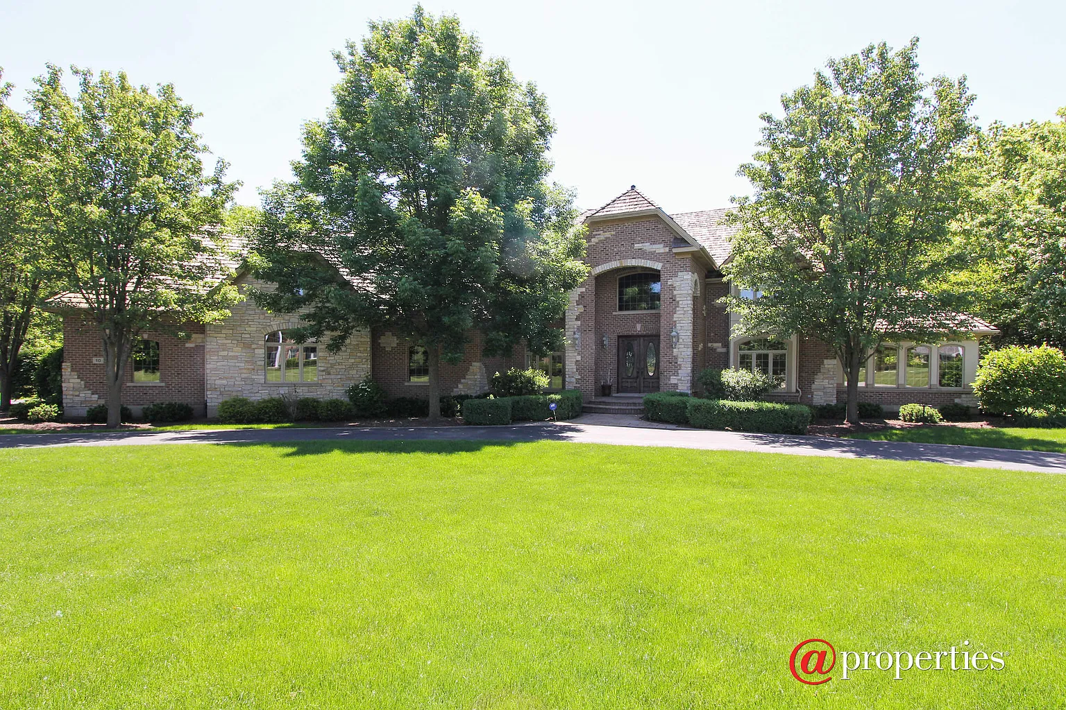 10 Arrowwood Dr photo 1