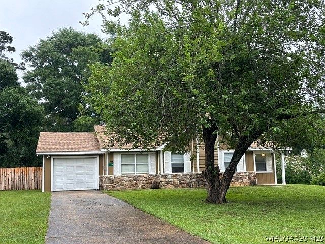 1st image of 159 Crystal Dr