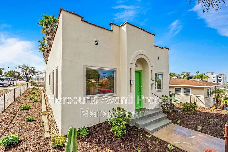 915 Civic Center Dr