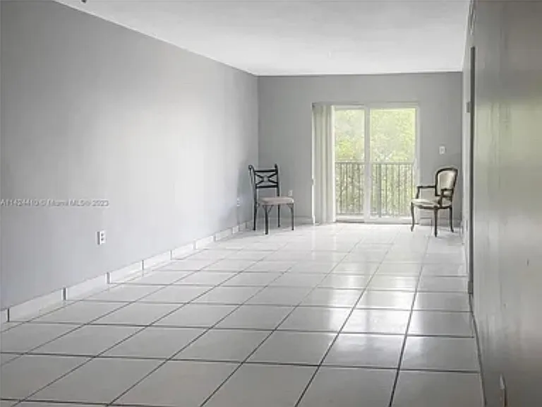 677 SW 9th Ave #301 — Photo 3