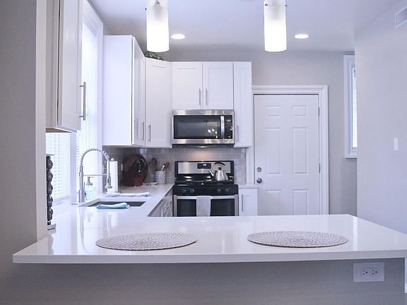 3rd image of 4146 N Bernard St Unit 1