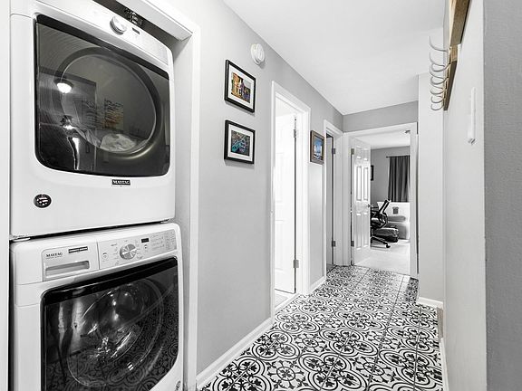 3rd image of 10424 Central Ave APT 4NE