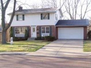 1700 W Willow Wood Dr, Peoria, IL 61614