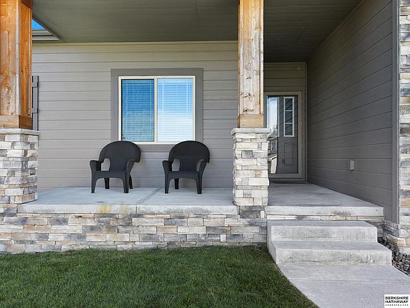 2nd image of 17703 Palisades Dr