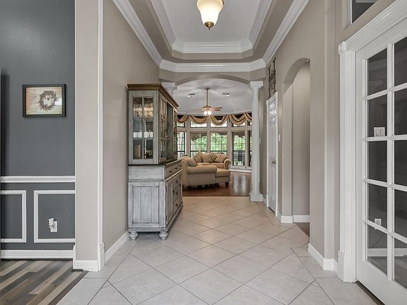 3rd image of 28 Stanford Ct