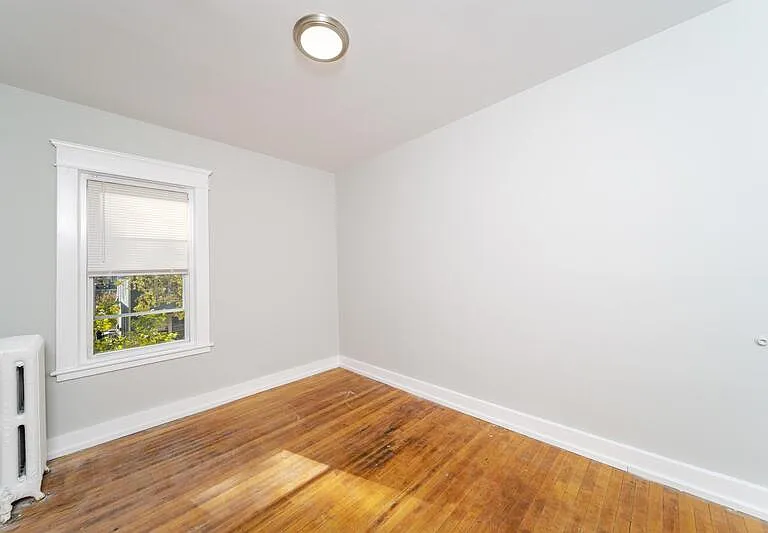 504 Morris St — Photo 12