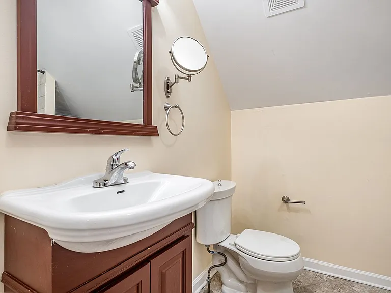 1337 Meridian St — Photo 12