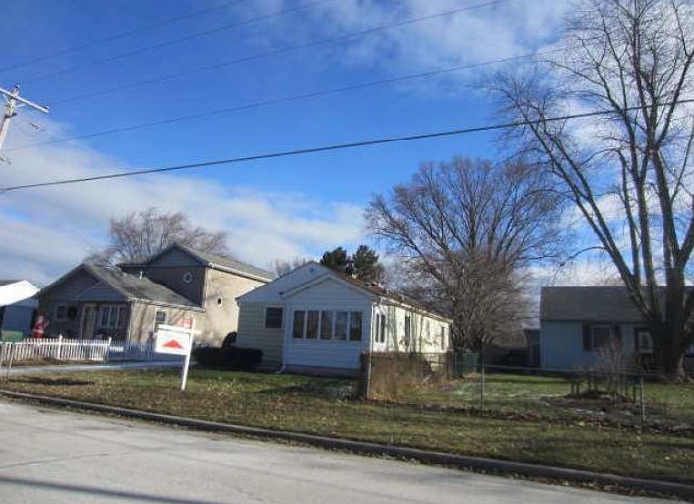 2nd image of 3423 Sheridan Rd
