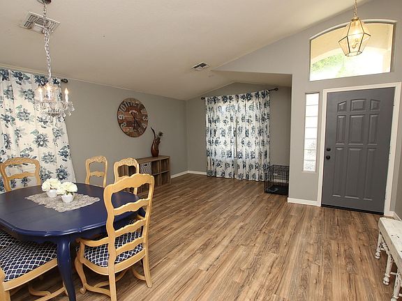 2nd image of 2515 W White Feather Ln