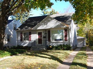 5132 N Bay Ridge Ave, Whitefish Bay, WI 53217