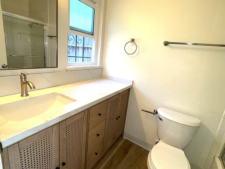 1606 Grand Ave #C — Photo 6