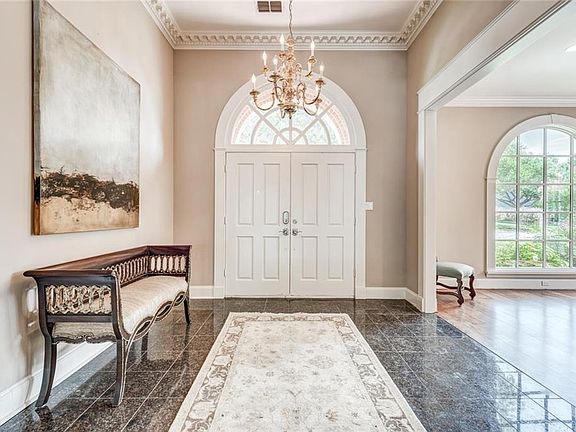 5th image of 1105 Somerset Blvd