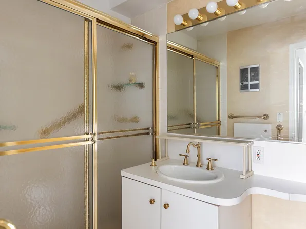 55 East 87th Street 9D image 12 of 13