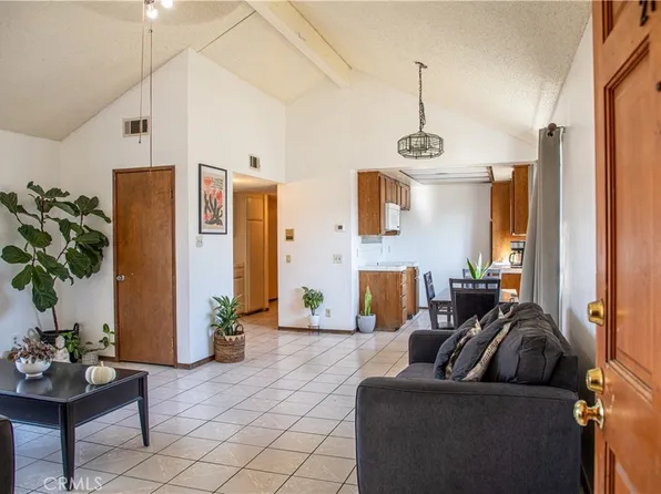 1350 N Marine Ave APT 213, Wilmington, CA 90744