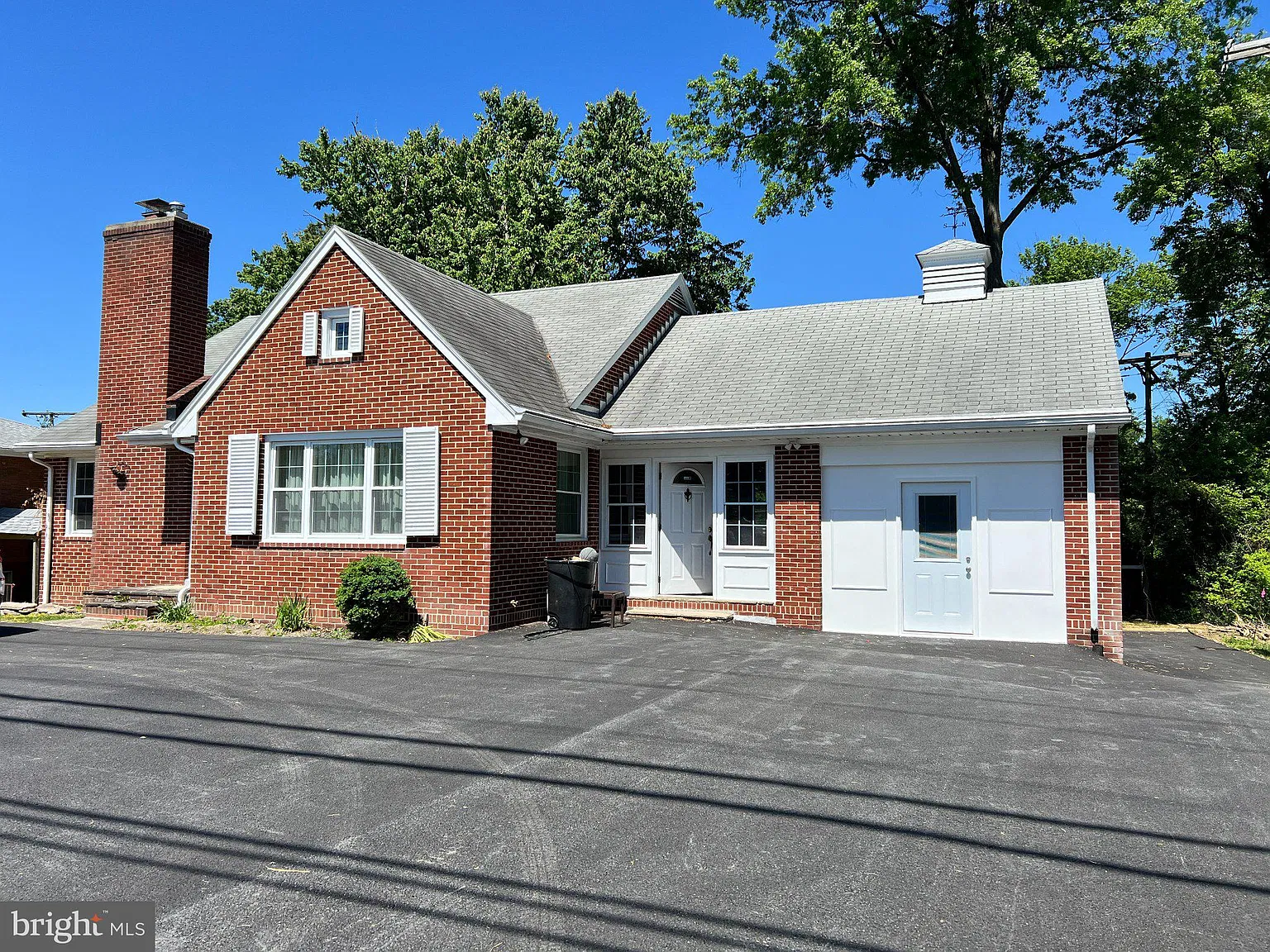 3 bed, 1.5 bath, 2176 sqft, $2,800 — Photo 2