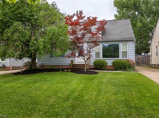 5042 N Barton Rd, Lyndhurst, OH 44124