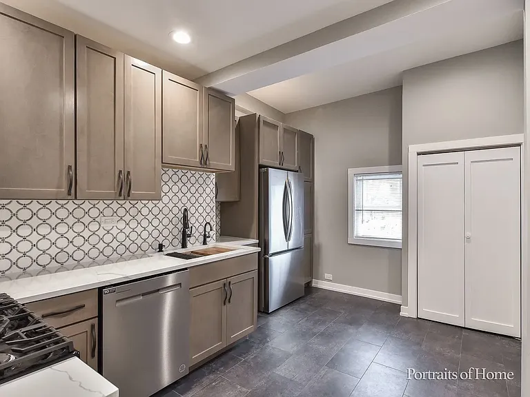 3501 W Le Moyne St — Photo 4