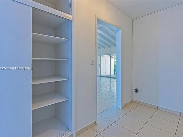 5400 Orduna Dr — Photo 7