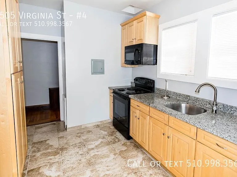 2505 Virginia St #4 — Photo 3