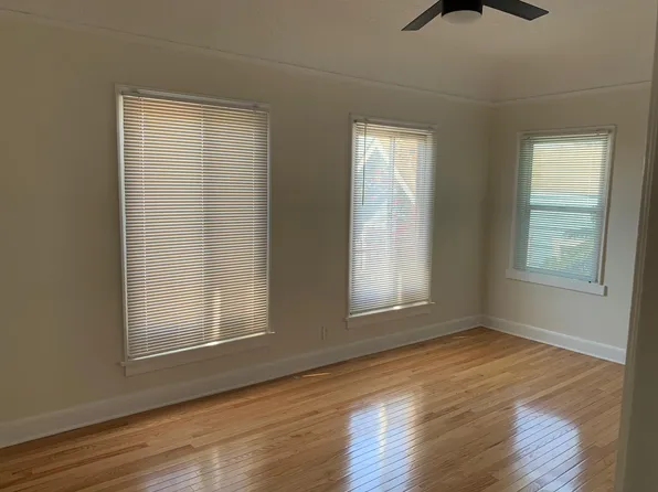 1040 1/2 Laguna Ave, Los Angeles, CA 90026