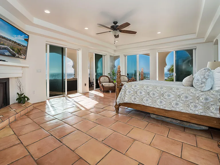 875 Sand Point Rd — Photo 11