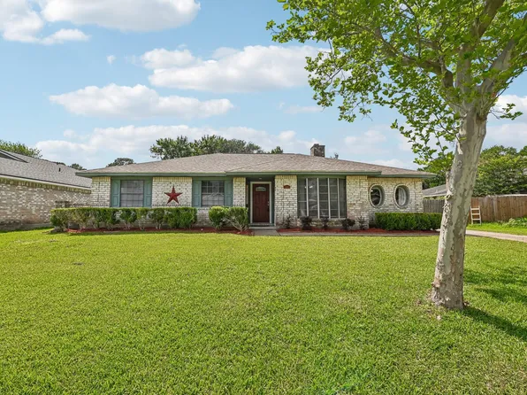 4418 Saffron Ln, Friendswood, TX 77546