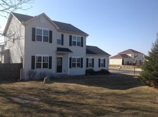 W1009 Snowyowl Ln, Ixonia, WI 53036