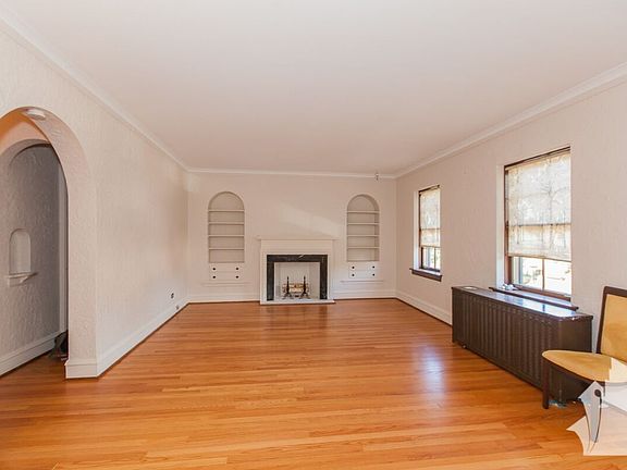 4th image of 6028 N Francisco Ave APT 2