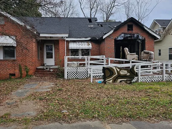 809 Roanoke St, Scotland Neck, NC 27874