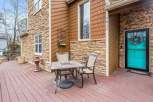 3 bed, 2622 sqft, $3,000 — Photo 3