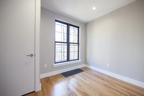 Rented by Brooklyn Group | media 18