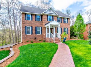 2005 Ernsford Dr, Winston Salem, NC 27103