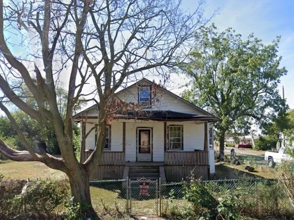 17 Miron St, Bloomingburg, OH 43106