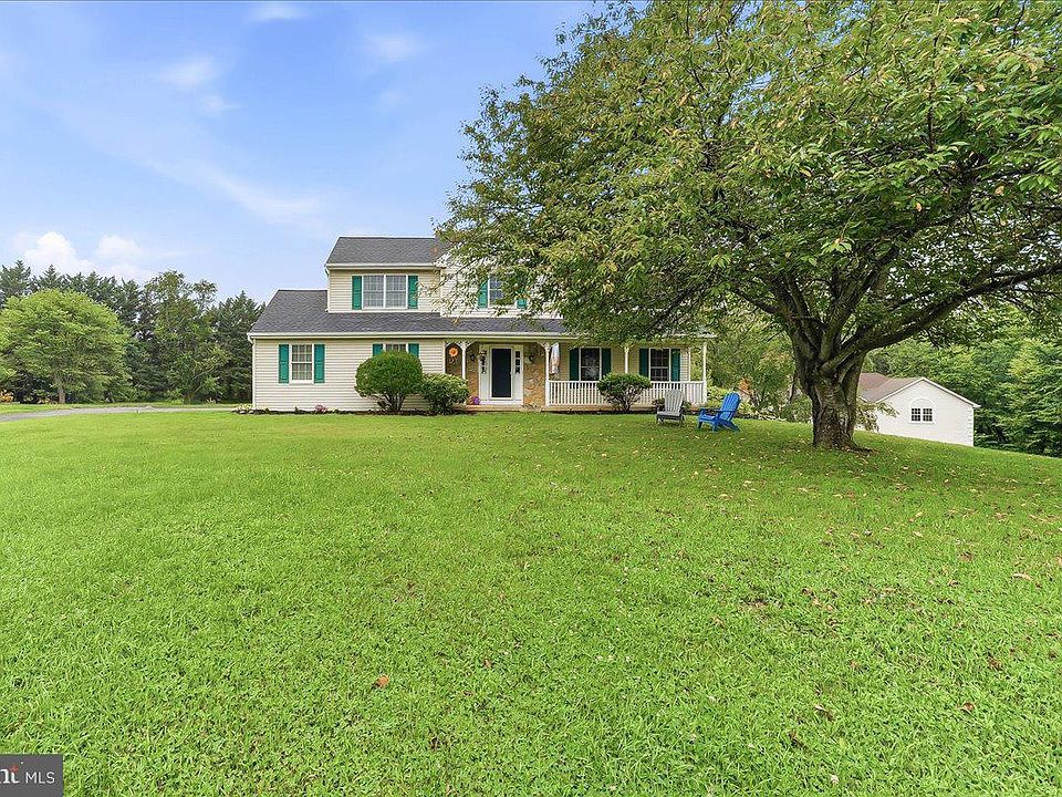 1st image of 207 Veterans Dr