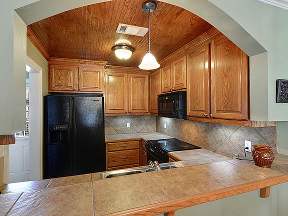 4th image of 13080 Burgess Ave #23