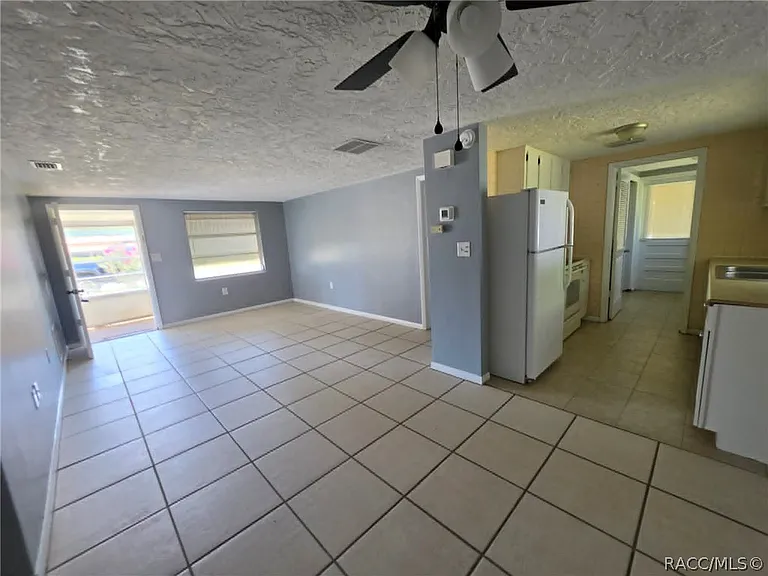 45 S Monroe St — Photo 13