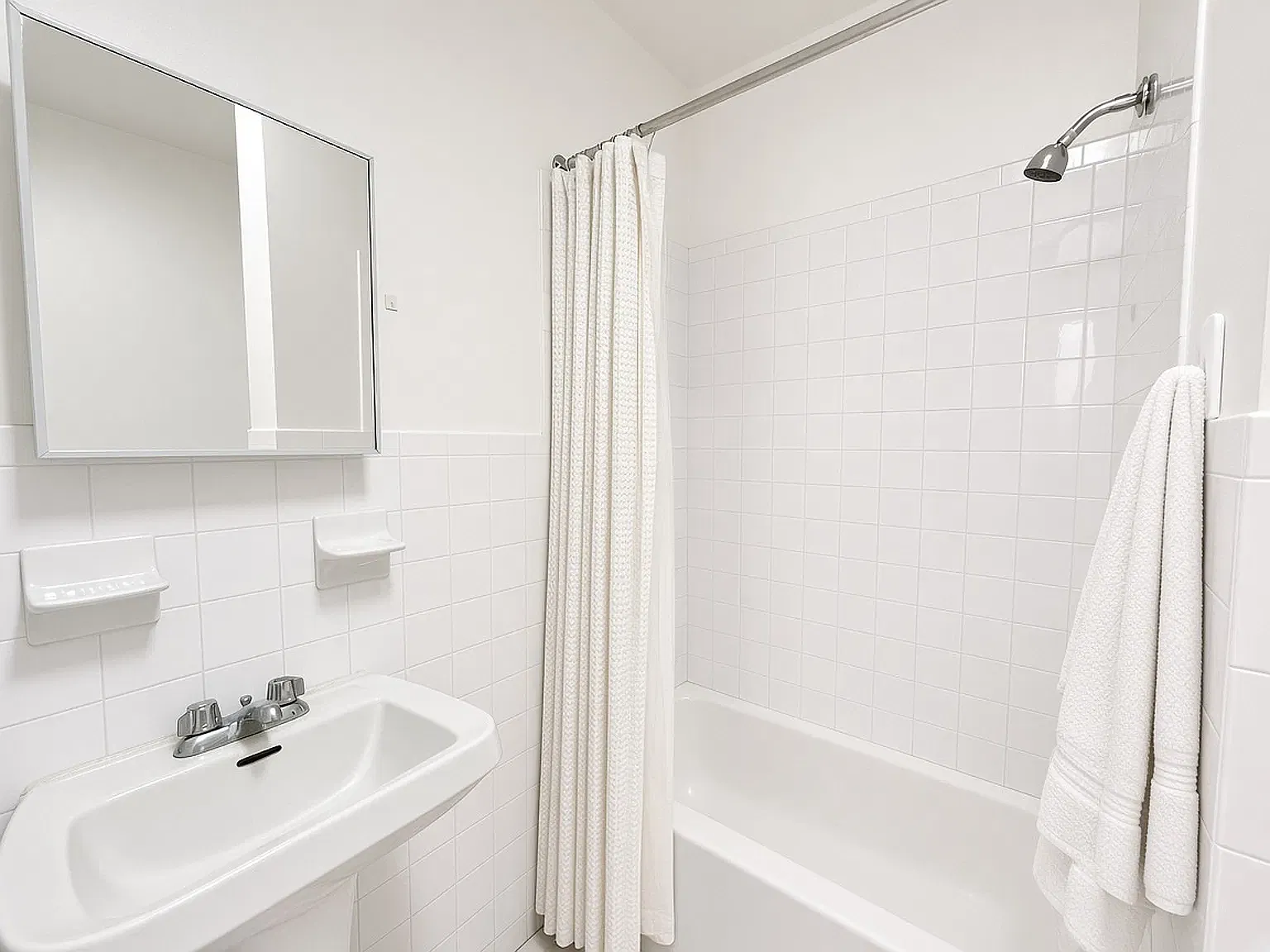 344 East 9th Street — Photo 4