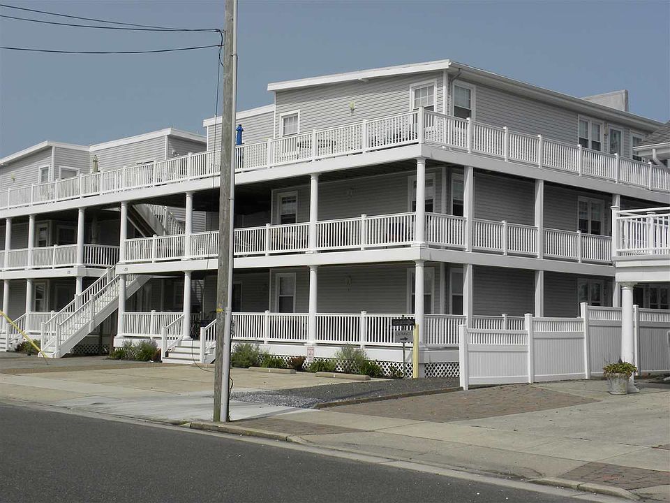1st image of 135 65th St APT 11