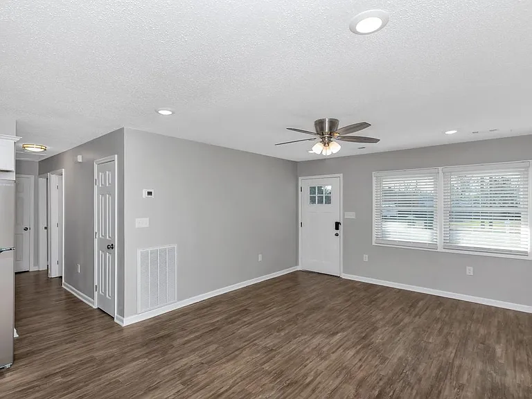 3903 Telstar Cir SW — Photo 10
