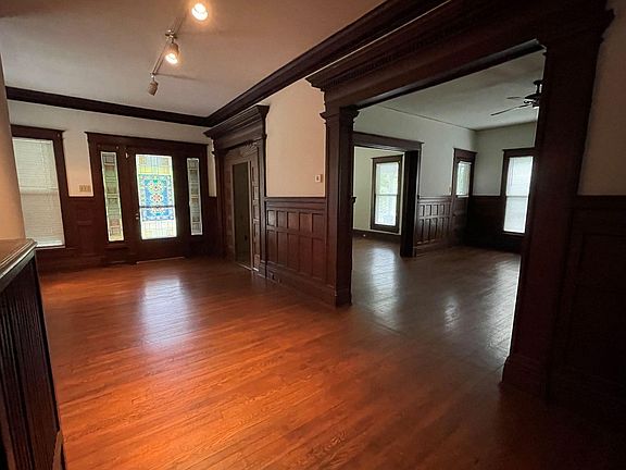 3rd image of 660 Chestnut St