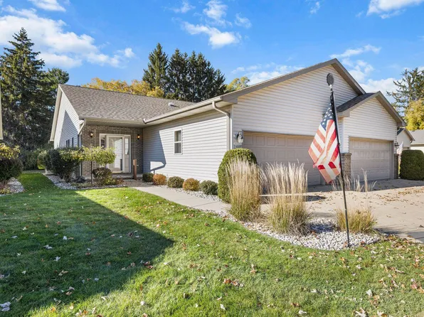 5009 Hidden Pines Ct, Midland, MI 48640