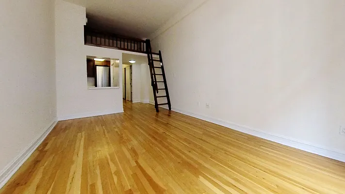 Rented by Bond New York | media 19