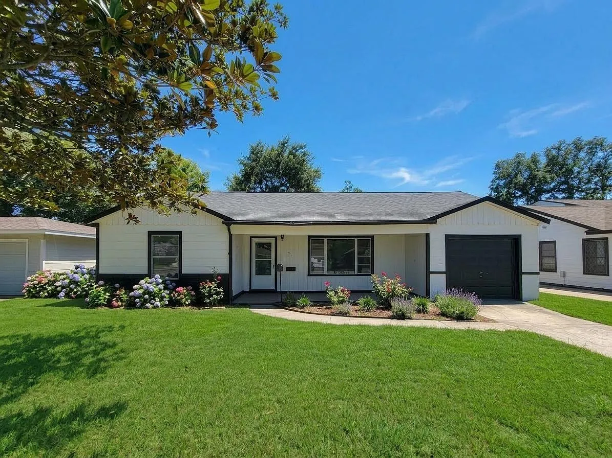 3 bed, 1.0 bath, 1659 sqft, $1,695 — Photo 1