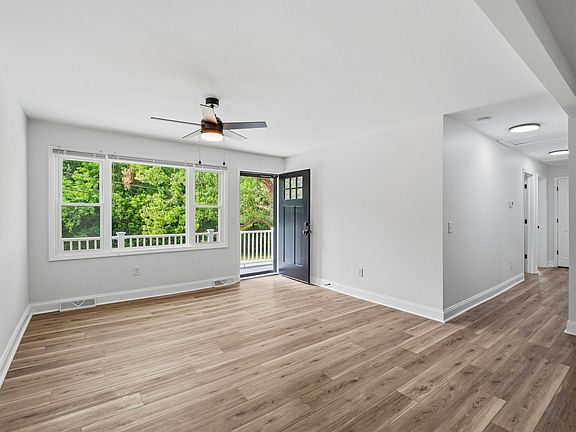 3rd image of 248 Lakeside Dr
