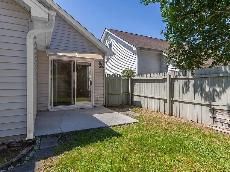 112 Dusty Trail Ln — Photo 37