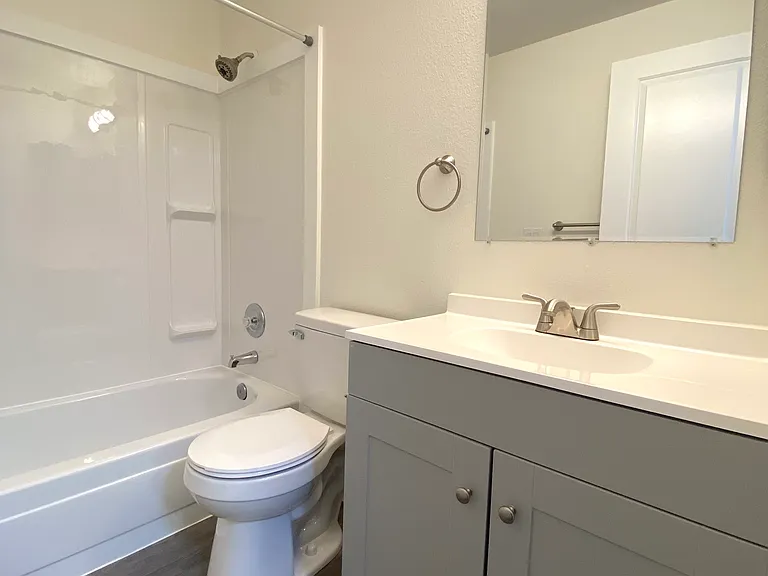Olympic View Apartments — Photo 42