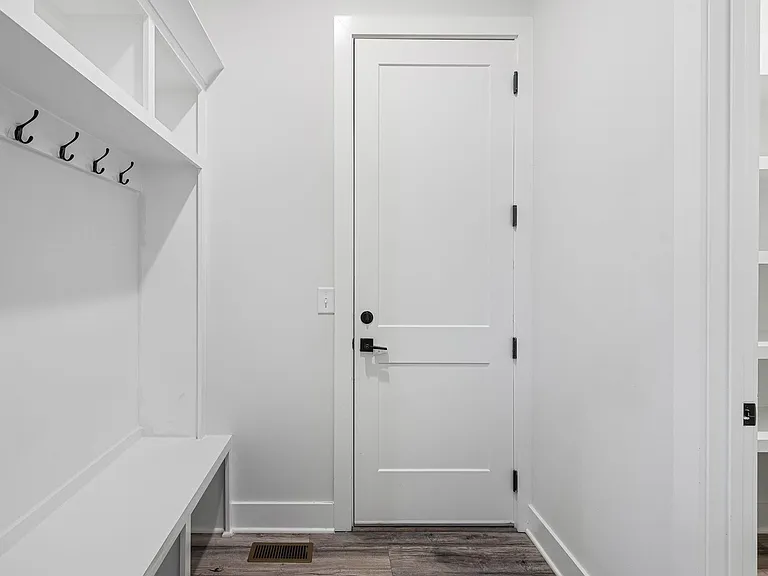 805 Regimental Dr — Photo 36
