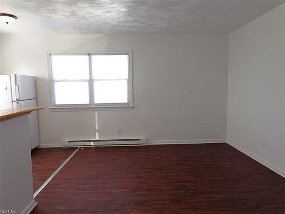 4th image of 9616 1st Bay St APT 3