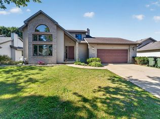 1757 Colony Cir, Sun Prairie, WI 53590